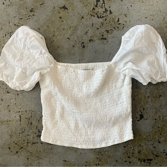 Abercrombie & Fitch Tops - Abercrombie & Fitch White Smocked Puff Sleeve Top Size Large